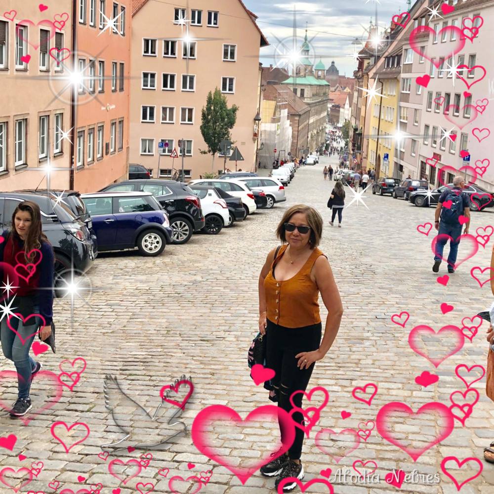 Meet your Posher, Emelita